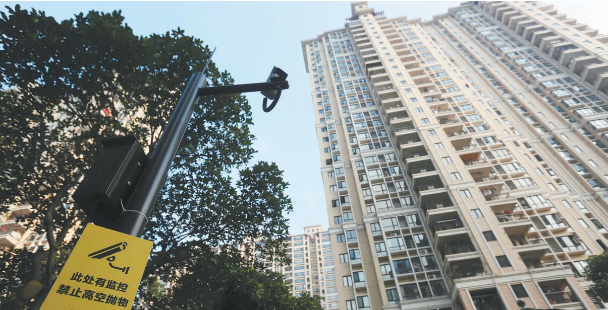 小區里安裝的監控高空拋物攝像頭。.jpg